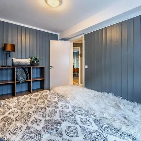 In-ski Out With Sauna And Modern Mountain Comfort *